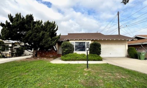 Cornuta Ave, Bellfower 1